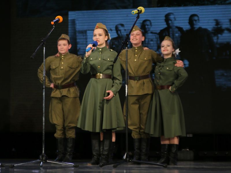 Во Дворце культуры города Шадринска прошёл региональный фестиваль народного творчества «Салют Победы».