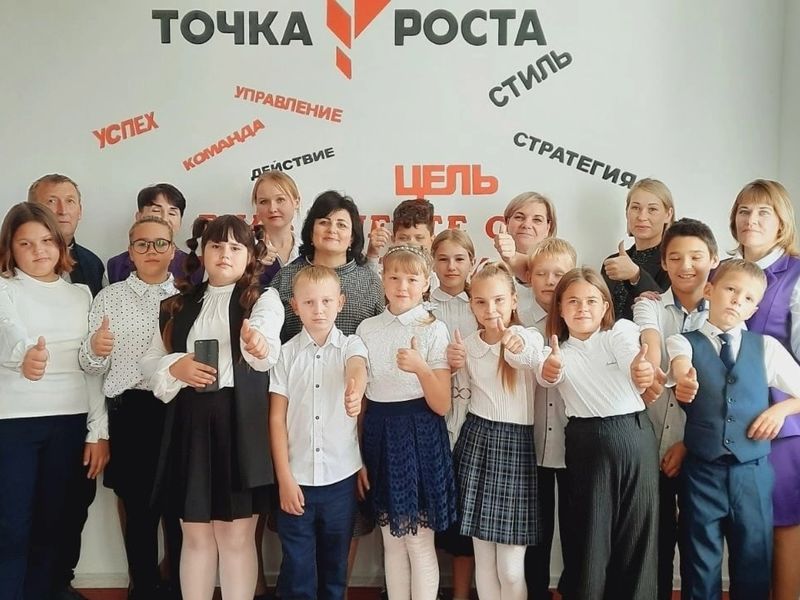 В Краснонивинской школе открылся Центр образования естественно-научного и технологического профилей «Точка роста».