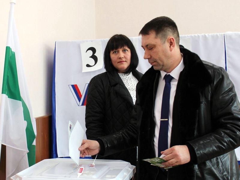 Глава Шадринского муниципального округа Дмитрий Жуков принял участие в голосовании на выборах Президента России.